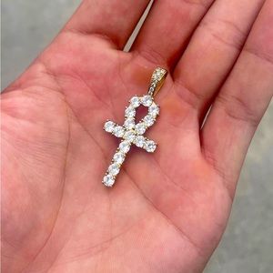 GLD Cross Pendant